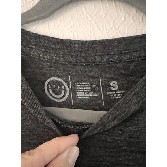 Neff Basic Crew Neck Short Sleeve T-Shirt Size Small Hypnotic Gray - Picture 2 of 4